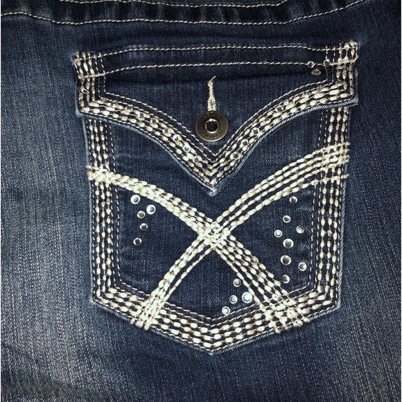 Apt. 9 boot cut Jeans, embellished, size 10 dark wash, sexy flattering fit EUC - Picture 14 of 14